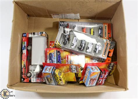 BOX OF ASSORTED MATCHBOX COLLECTIBLES INCL - Kastner Auctions