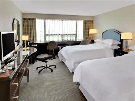 Sheraton Montreal Airport Hotel in Montreal (QC) - Room Deals, Photos ...