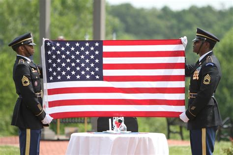 DVIDS - Images - HRC Honor Guard Flag Folding Ceremony [Image 3 of 8]