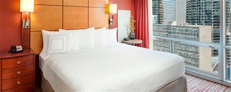 Downtown Chicago River North Hotels | Residence Inn Chicago Downtown ...