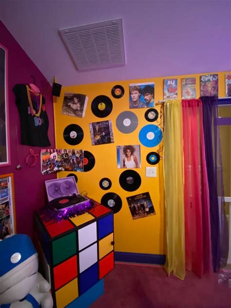 80s Room | Retro bedrooms, Theme room decor, Retro room