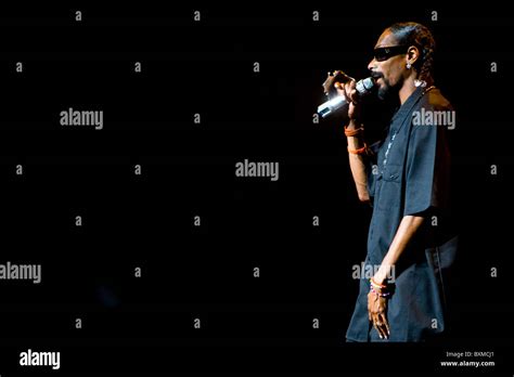 Rap Star Snoop Dogg performing live in concert Stock Photo - Alamy