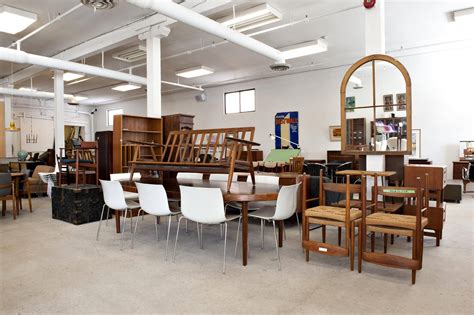 10 stores for mid-century modern furniture in Toronto