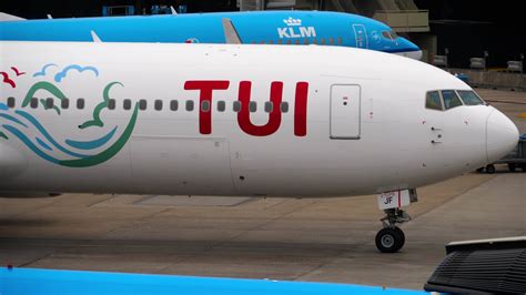 TUI Fly Boeing 767 taxiing after landing 8046986 Stock Video at Vecteezy