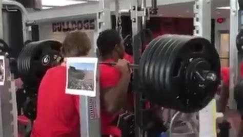 Check Out Georgia RB Nick Chubb Squat 600 Pounds Like It's Nothing ...