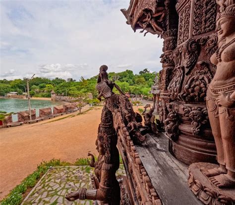 Buddhist and Hindu Architecture of Ayutthaya Period from Sanctuary of ...