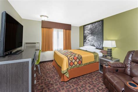 Super 8 by Wyndham Moberly MO | Moberly, MO Hotels