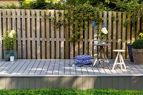 Transcend® Backyard Decking in Gravel Path | Trex