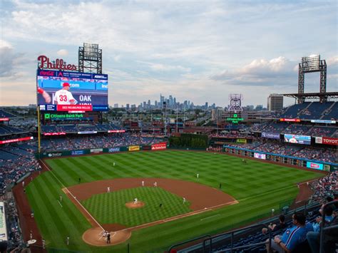 Philadelphia Phillies to sell cocktails at Citizens Bank Park - oggsync.com