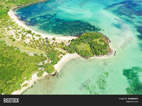 Lagoon Coral Reef Image & Photo (Free Trial) | Bigstock