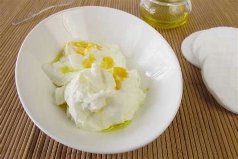 Egg Yolk Face Mask - 10 Awesome Home Beauty Tips to Follow