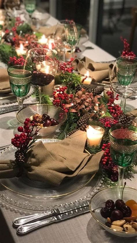 42 Vintage Christmas table setting and decoration ideas for 2022 - in 2023 | Christmas table ...