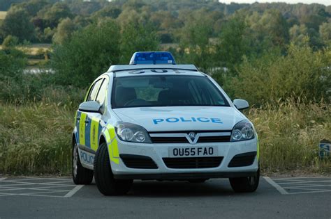 Essex Police Warns Drivers Not To Stop For Unmarked Police Cars - autoevolution