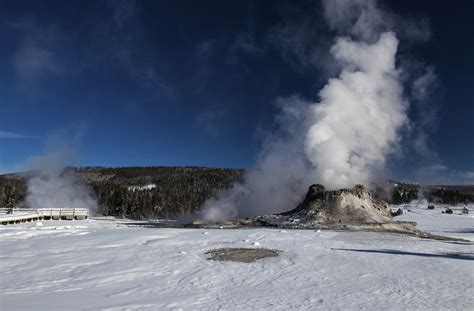 Steam and Snow | Castle Geyser in below 0 weather on a gorge… | Flickr