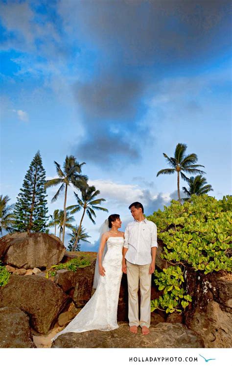 SAM AND VERDI: PRE-WEDDING PHOTOGRAPHY SHOOT: SUNSET BEACH, OAHU, HAWAII – Holladay Photo