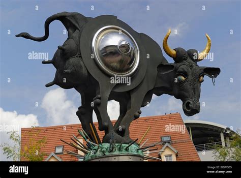 Cow Sculptures High Resolution Stock Photography and Images - Alamy