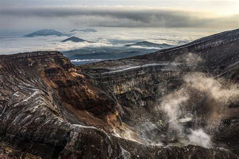 Forged by Volcanoes, Kamchatka Offers Majestic, Magnetic Wilds - The New York Times