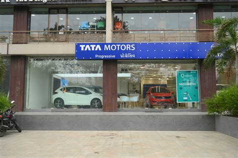 Tata Motors opens 8 new showrooms in Ahmedabad - GaadiKey