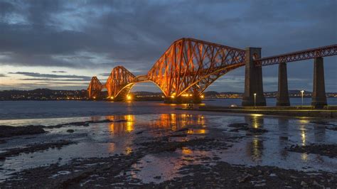 Forth Bridge voted Scotland's greatest man-made wonder - BBC News