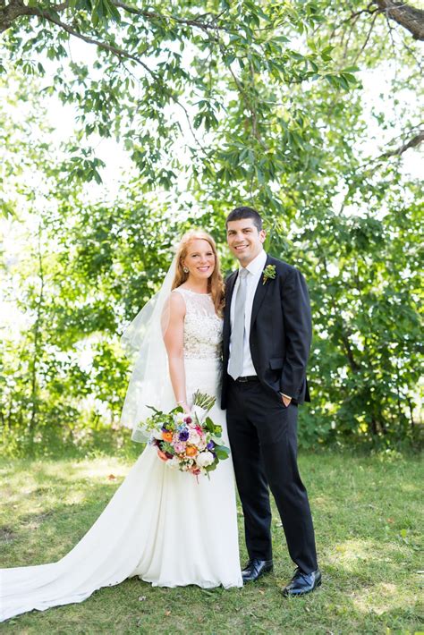 PAIKKA Wedding | Colorful Summer Flowers | Greta and Stu