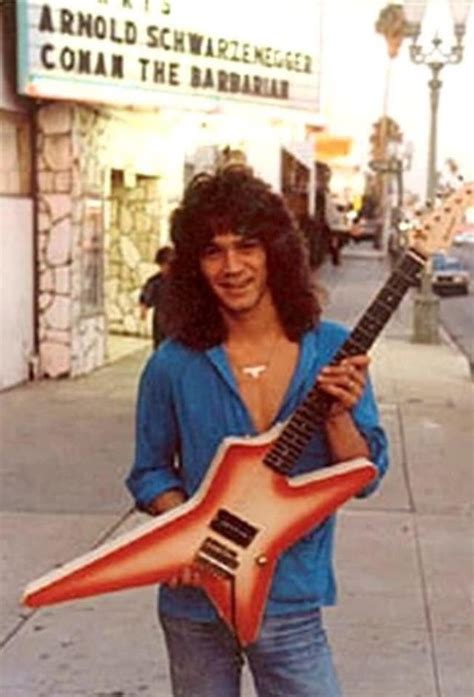 30 Fascinating Photos of a Young Eddie Van Halen Posing With His ...