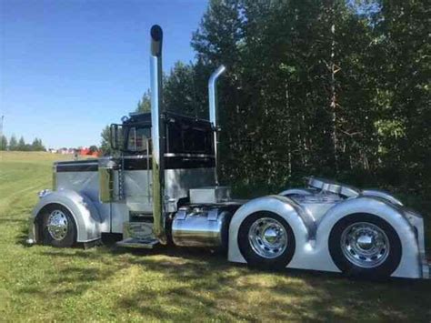 Peterbilt 379 Custom Sleeper Interior