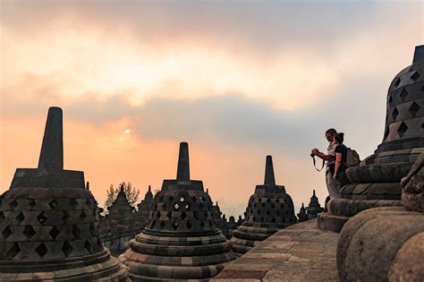 Borobudur Temple Sunrise Tour: Witness the Majestic Sunrise at a Cultural Icon