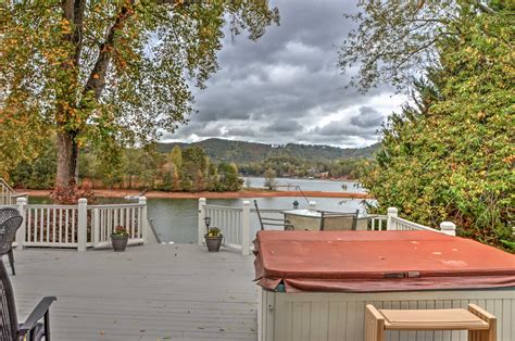 Lakefront Hiawassee Home w/ Boat Dock & Hot Tub! | Evolve