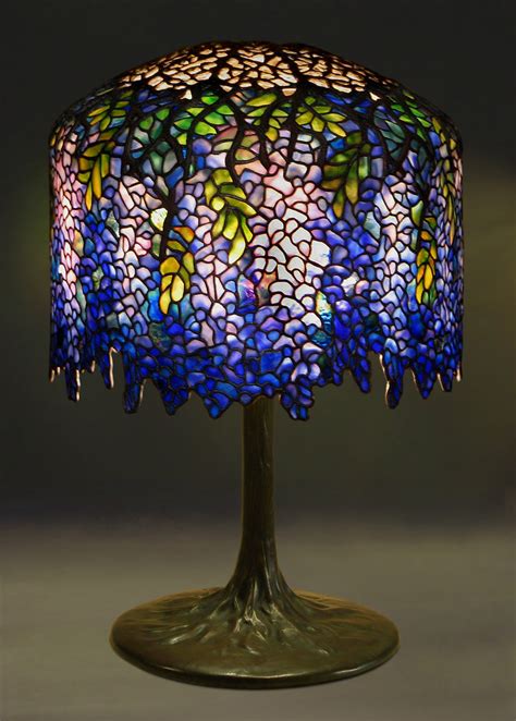 Tiffany stained glass lamps - 10 reasons to buy | Warisan Lighting