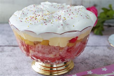 Jam Roll Trifle Cake at Neil Jones blog