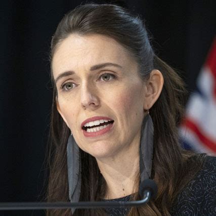 Jacinda Ardern Age, Husband, Family & Biography