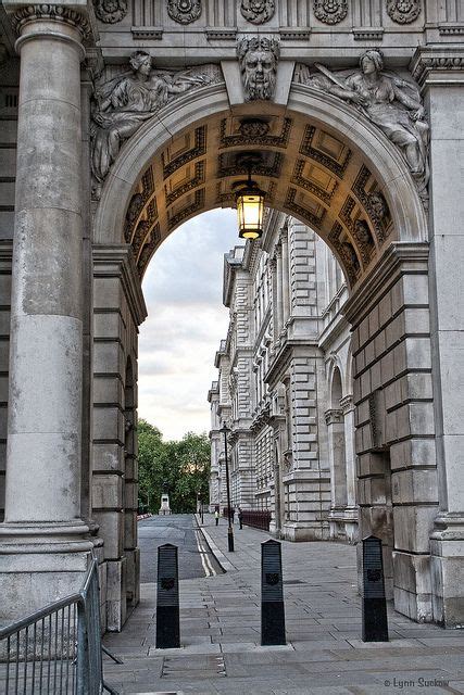 Grand Entrance to King Charles St | London town, London, Places to visit