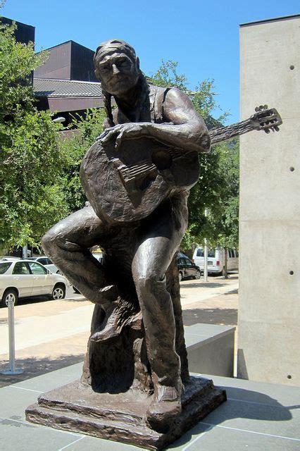 Austin - Downtown: Willie Nelson statue | Willie nelson, Statue, Sculptures