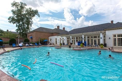 Williamsburg Inn, An Official Colonial Williamsburg Hotel Pool: Pictures & Reviews - Tripadvisor