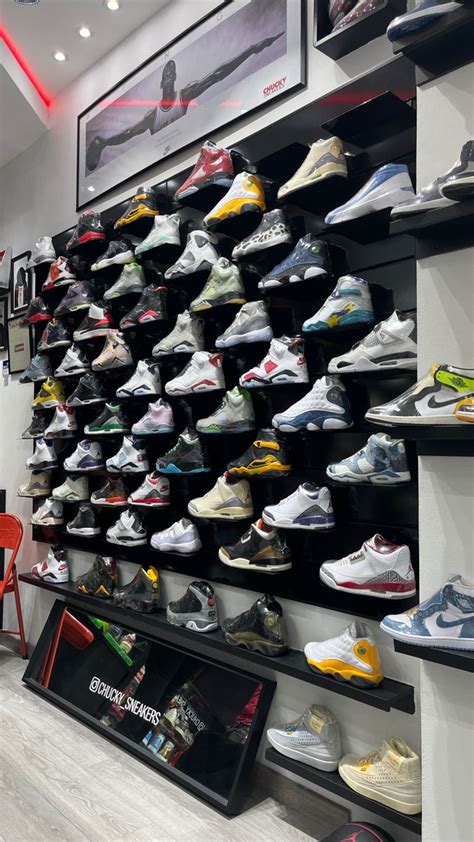 sneakerhead🤭 | Zapatos deportivos de moda, Boutique interior, Diseño interior de boutique