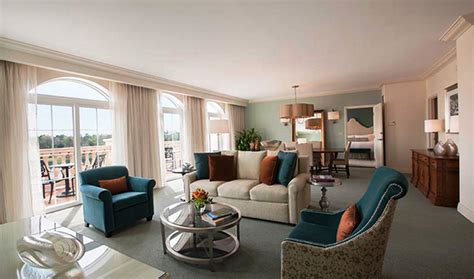 Loews Portofino Bay Hotel: Rooms - complete guide & photo gallery