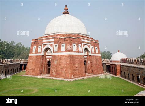 Ghiyasuddin Tughlaq Tomb