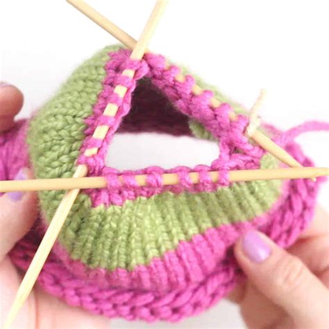 5 Steps to Switch to Double Pointed Knitting Needles - Studio Knit