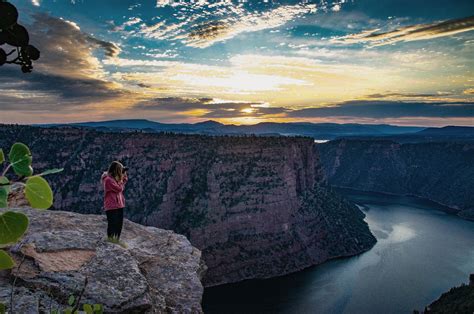 Adventuring Along The Canyon Rim Trail | Visit Utah