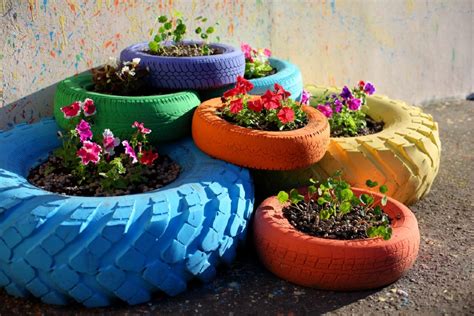 30 Creative Ways to Use Old Tires in Your Garden • TasteAndCraze