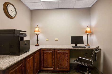 COMFORT INN & SUITES ST. PAUL NORTHEAST $89 ($̶1̶0̶6̶) - Updated 2023 Prices & Hotel Reviews ...