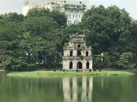 Der Hoan-Kiem-See Hồ Hoàn Kiếm oder Schwert-See - Lake of the Restored Sword (Hoan Kiem Lake ...