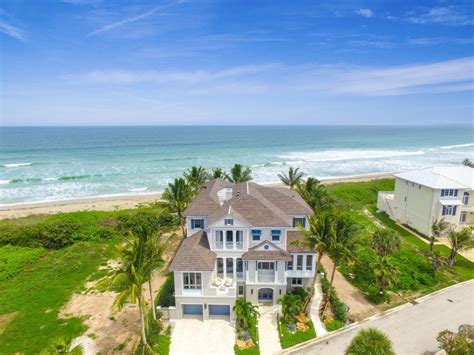 Florida Beach House Bordered By River | 2019 HGTV's Ultimate House Hunt ...