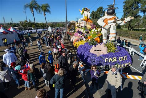 Public gets close-up view of 2019 Rose Parade floats before they’re history – Pasadena Star News