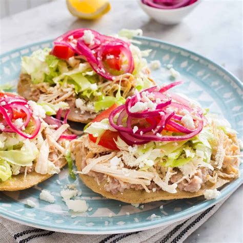 Tostadas de pollo (chicken tostadas)