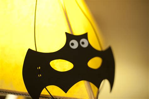 Image of Black bat mask for Halloween | CreepyHalloweenImages