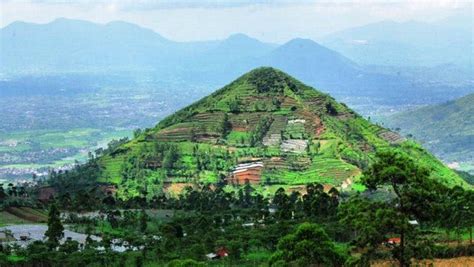 Gunung Padang, the Oldest Pyramid in the World | by Erik Juffermans ...