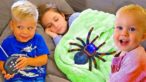 GIANT SPIDER SLEEPING PRANK! - YouTube