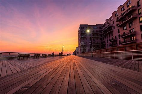 Long Beach, New York - September 23, 2019 : Sunset Over the Long Beach ...