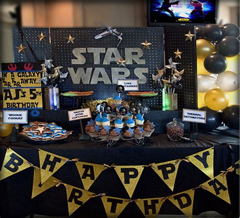 Star Wars Party Table Idea | Star wars party decorations, Star wars birthday party, Star wars ...